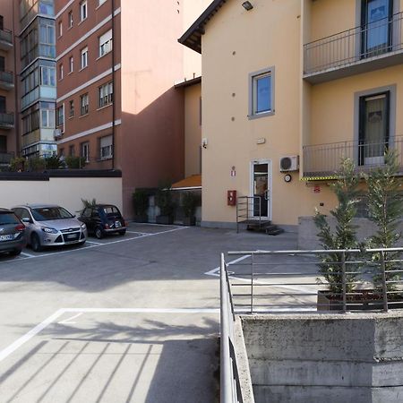 Albergo Residenza Al Teatro Udine Exteriör bild