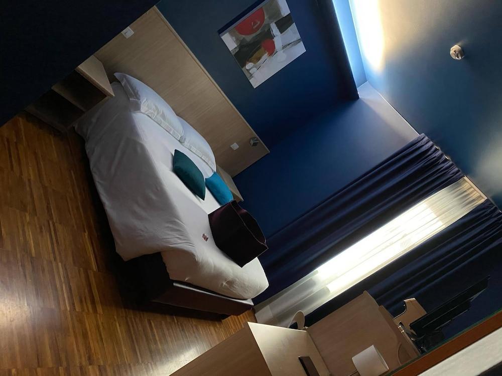 Albergo Residenza Al Teatro Udine Exteriör bild