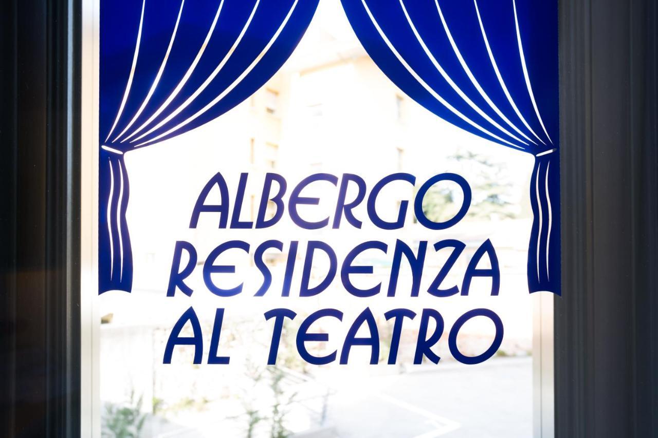 Albergo Residenza Al Teatro Udine Exteriör bild
