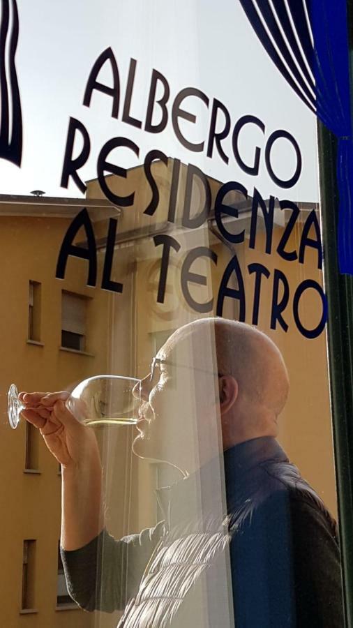 Albergo Residenza Al Teatro Udine Exteriör bild