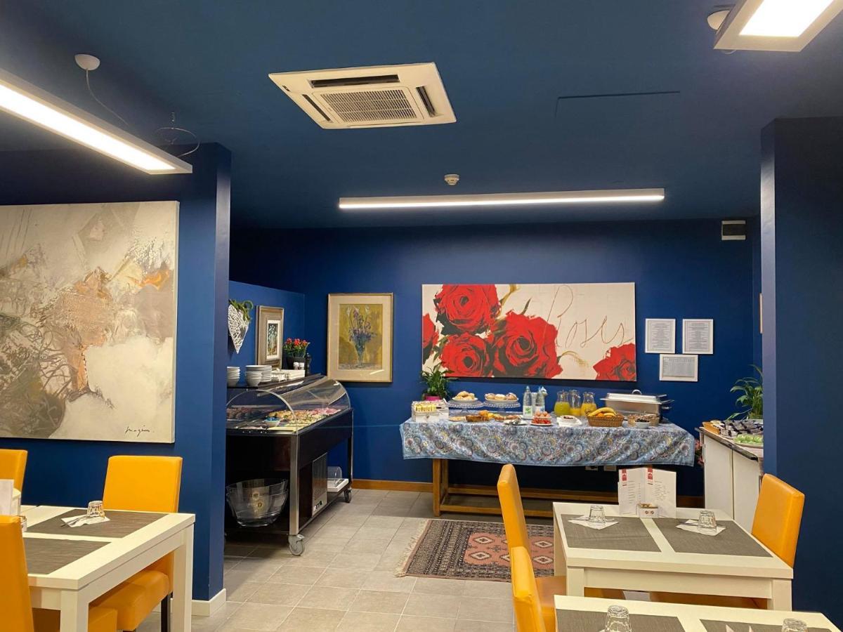 Albergo Residenza Al Teatro Udine Exteriör bild